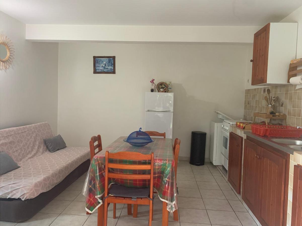 Logement Vacances Gissac Sainte-Anne ภายนอก รูปภาพ