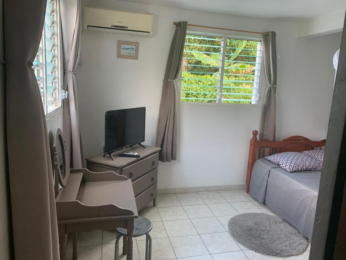 Logement Vacances Gissac Sainte-Anne ภายนอก รูปภาพ